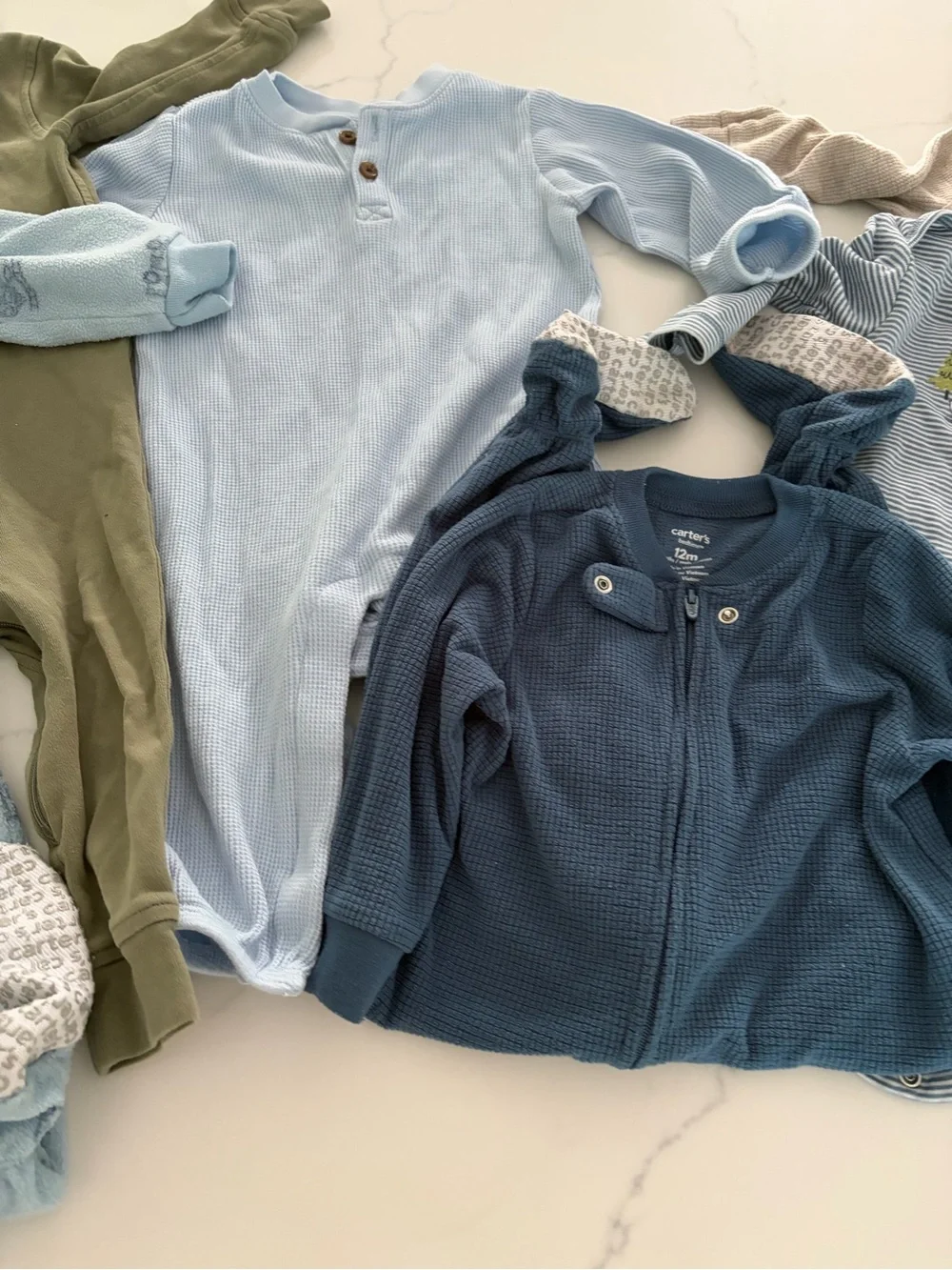 Carter’s & other 12 month 9 piece baby bundle. Like New & EUC